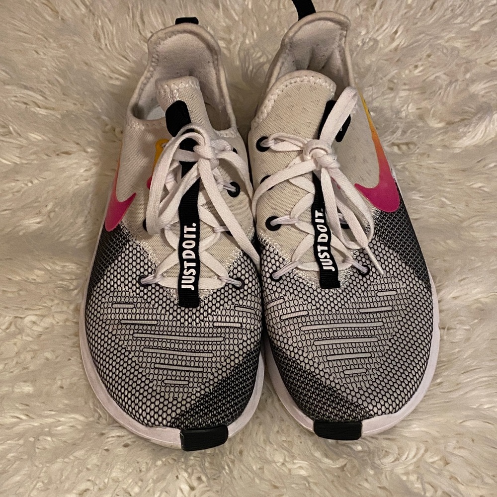 Nike Women's White and Pink Sneakers
